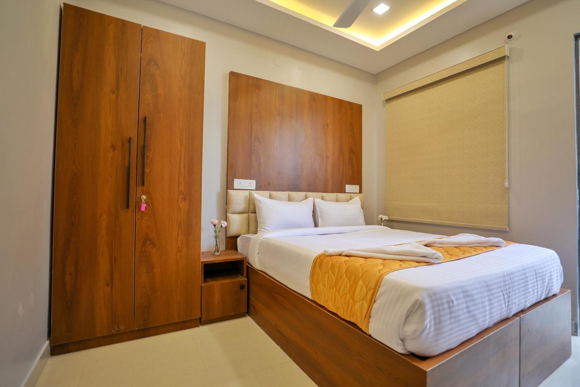 Hotel Ceasta, Beside Us Consulate Hyderabad, Gachibowli Gundipet Exterior foto